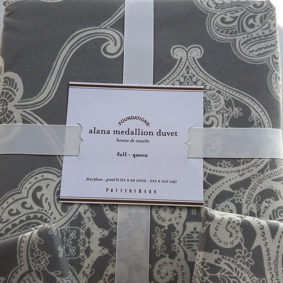 Pottery Barn Alana Medallion Q duvet and shams - Picture 2 of 7